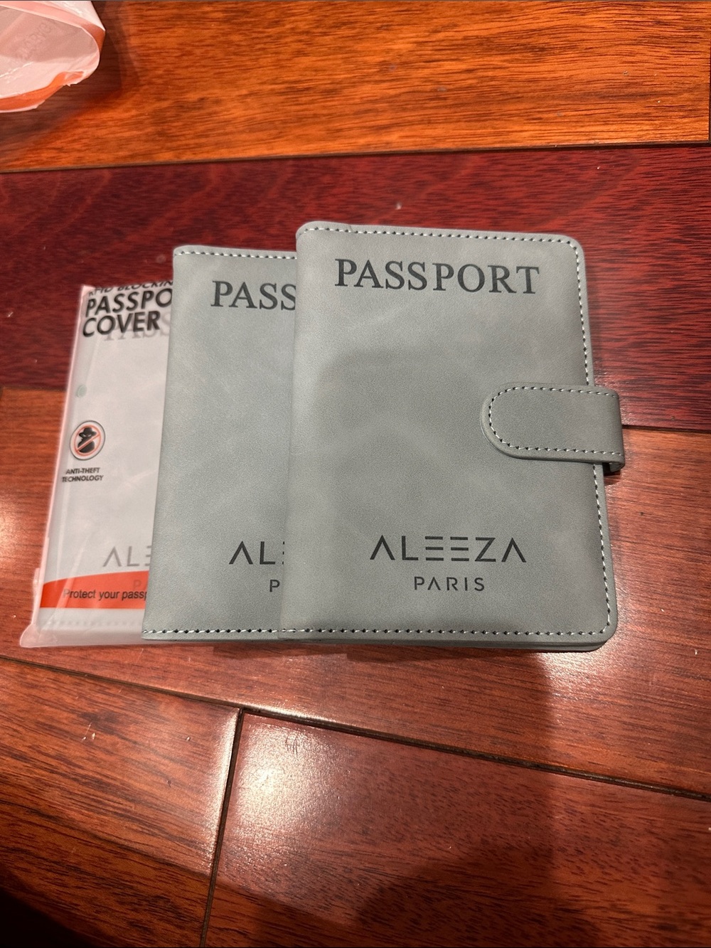 Aleeza Paris passport holders